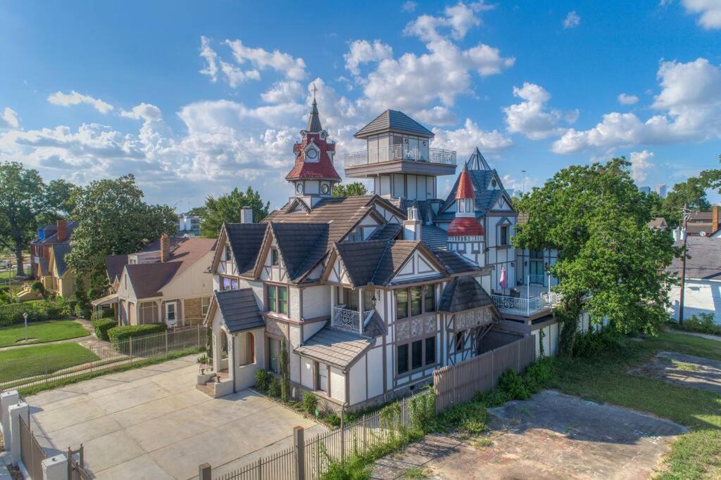 Villa With 8 Bedrooms And Heated Swimming Pool Houston Buitenkant foto